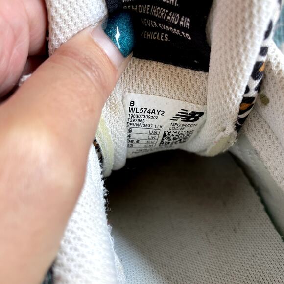 New Balance 574 WL574AY2 Leopard Print Suede Mesh Sneakers - Size 6 - Picture 8 of 8